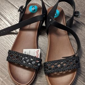 Rock and Candy by Zigi braided strap sandle size 8